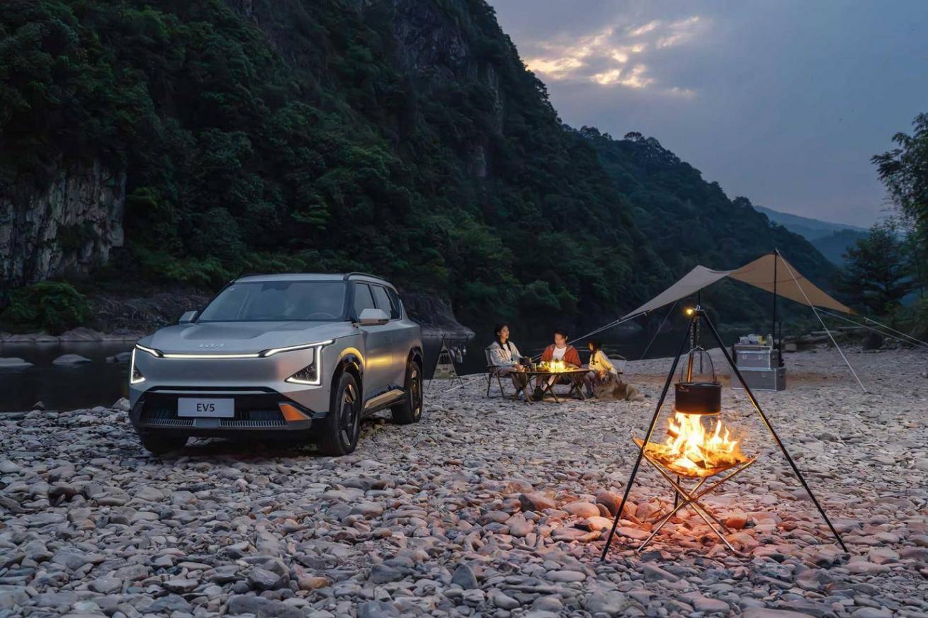 起亞 EV5\"增配不加價\",破局15萬級純電市場迎來價值重構