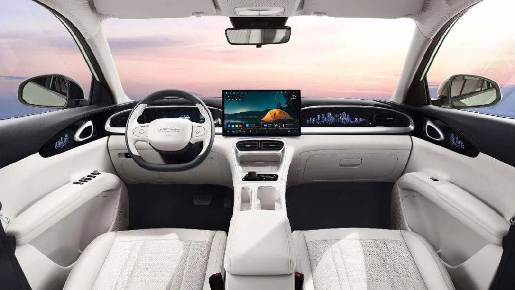 殺傷力爆棚的黑馬!2.49萬元起售的三款純電車型強(qiáng)在哪?