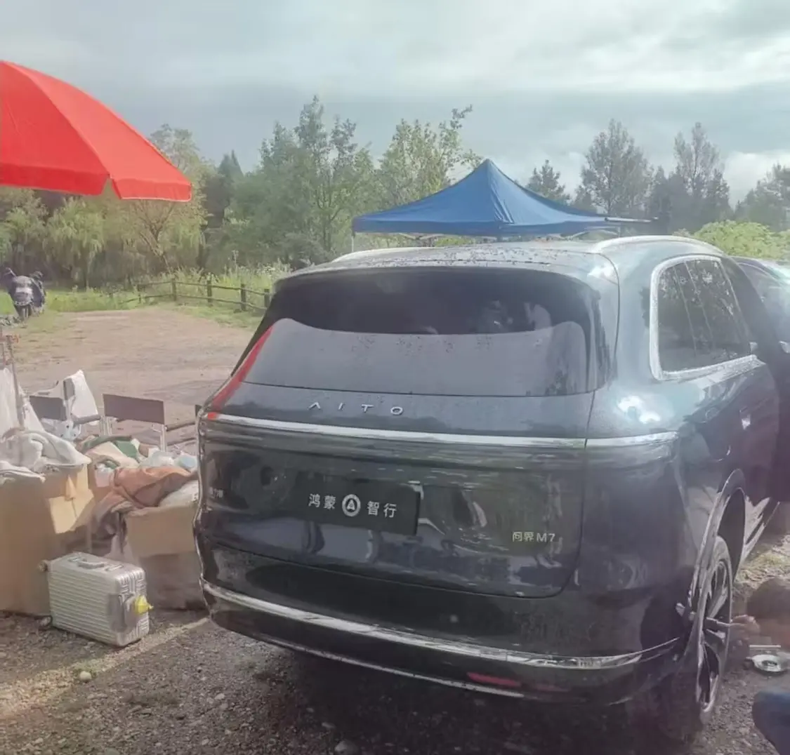 外觀看齊M8、M9,鴻蒙智行全新問界M7實車曝光