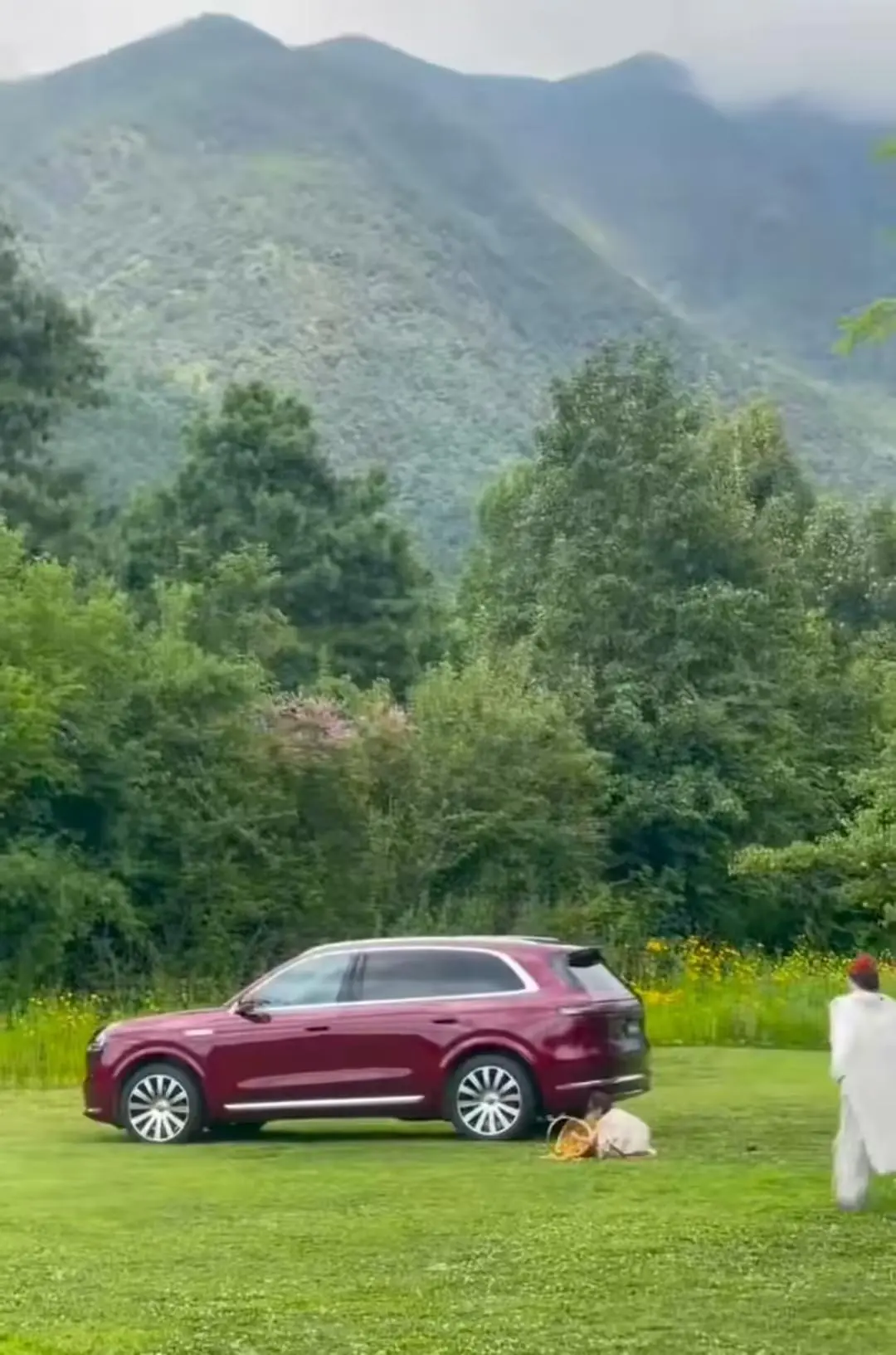 外觀看齊M8、M9,鴻蒙智行全新問界M7實車曝光 外觀看齊M8、M9,鴻蒙智行全新問界M7實車曝光