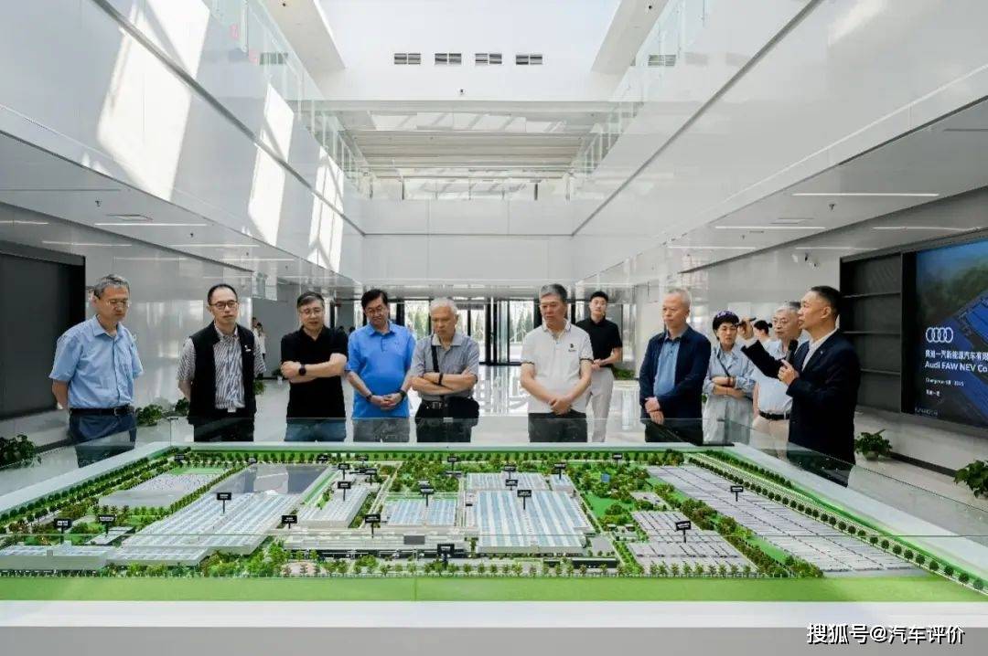 一汽奧迪Q6L e-tron:豪華純電標(biāo)桿,獲專(zhuān)家一致盛贊