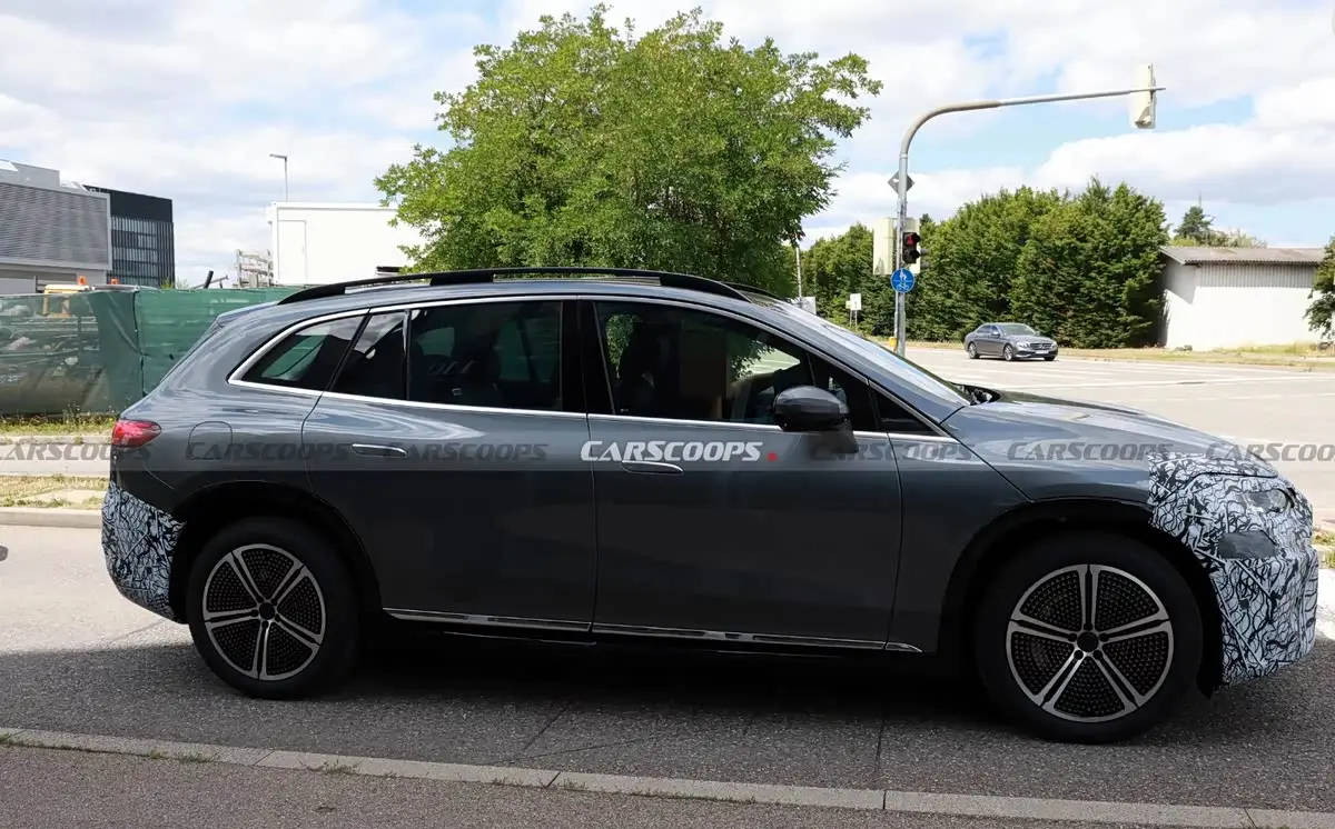 外觀/內飾/續航迎升級 新款奔馳EQS SUV諜照曝光
