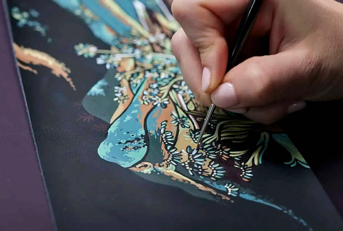 致敬敦煌壁畫的定制藝術(shù) 勞斯萊斯三款車型推出訂制版