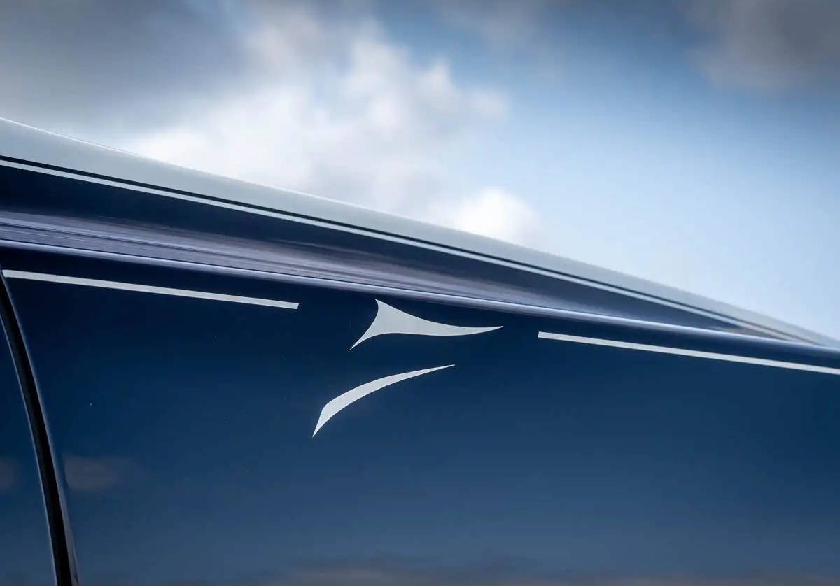 致敬敦煌壁畫的定制藝術(shù) 勞斯萊斯三款車型推出訂制版