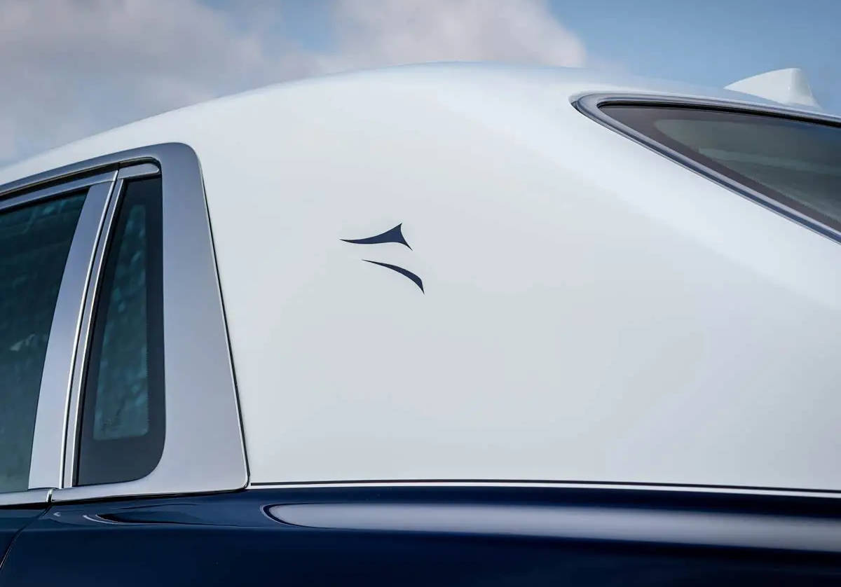 致敬敦煌壁畫的定制藝術(shù) 勞斯萊斯三款車型推出訂制版