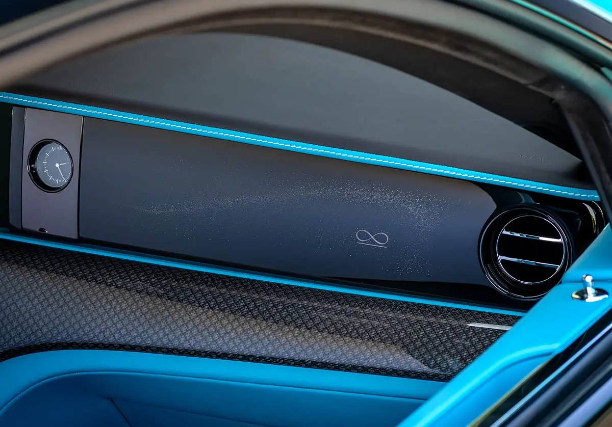 致敬敦煌壁畫的定制藝術(shù) 勞斯萊斯三款車型推出訂制版