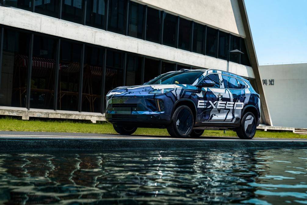 全新設(shè)計語言/首搭地平線HSD及征程6P方案 星途星紀(jì)元E05諜照曝光