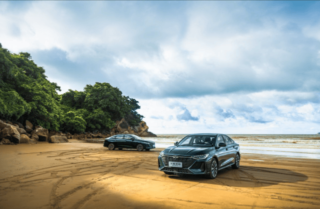 奇瑞悶聲發大財!純油轎車月銷連續破萬,艾瑞澤8家族怎么選?