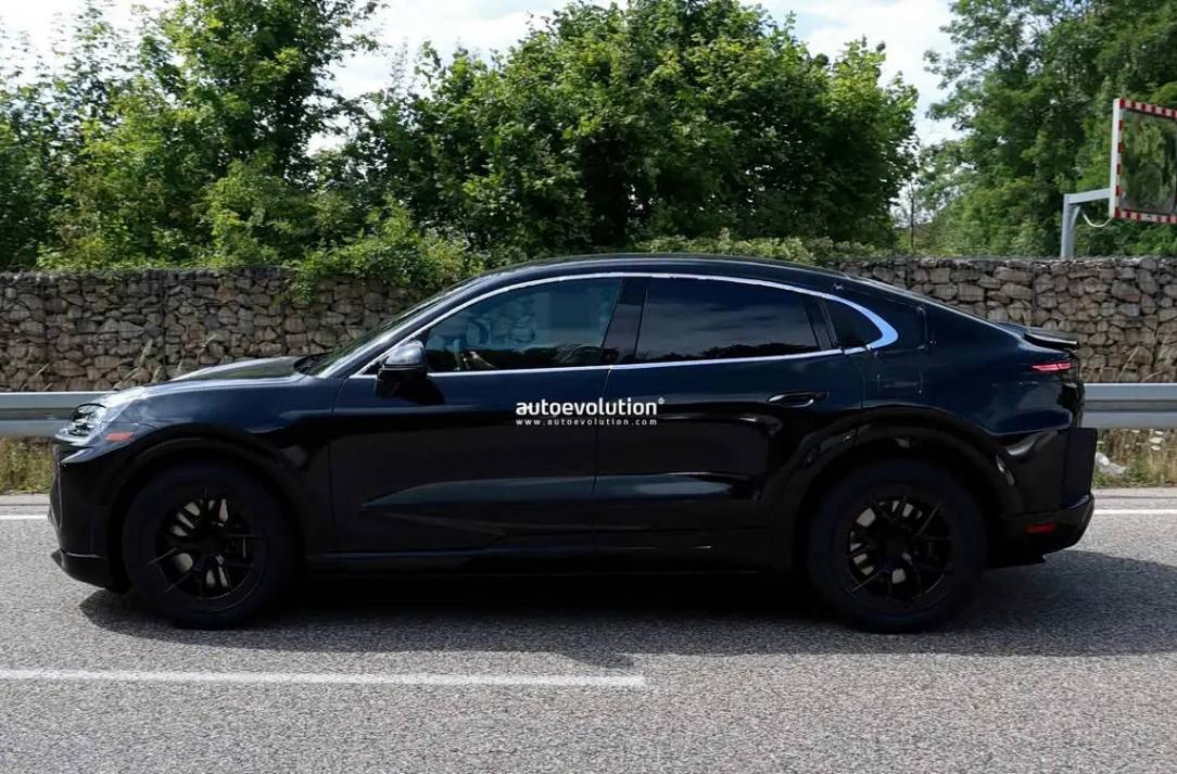 預計2025年底正式發布 全新保時捷Cayenne Coupe EV最新諜照曝光