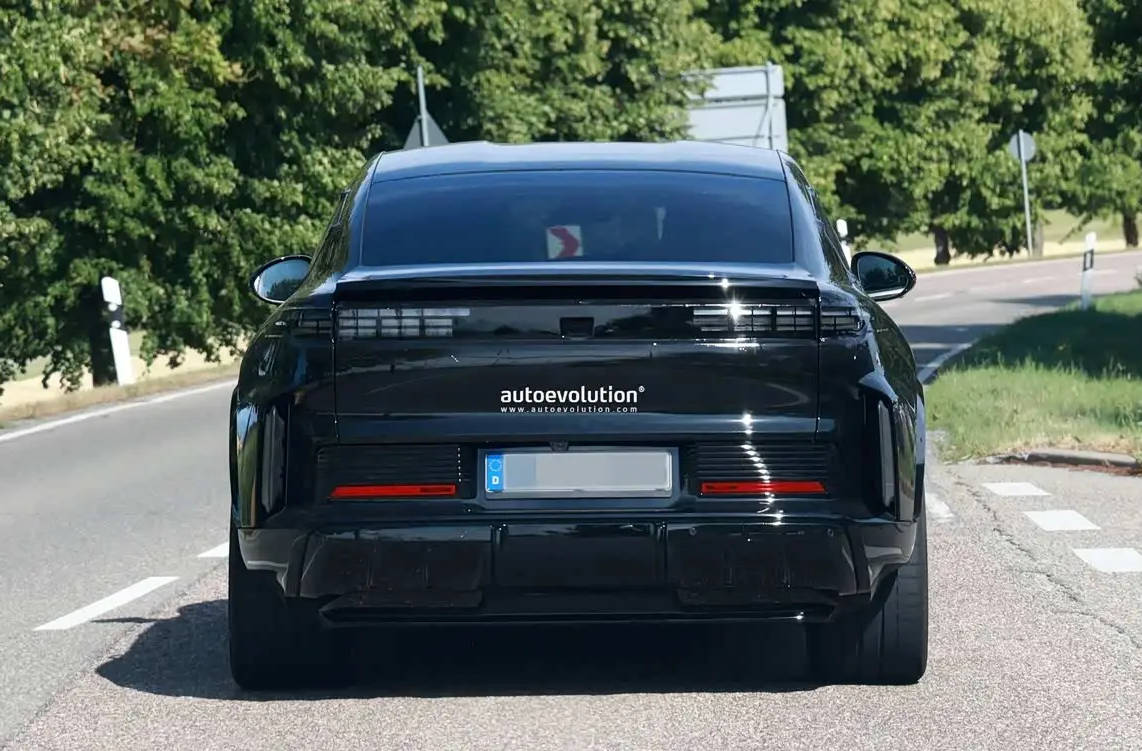 預計2025年底正式發布 全新保時捷Cayenne Coupe EV最新諜照曝光