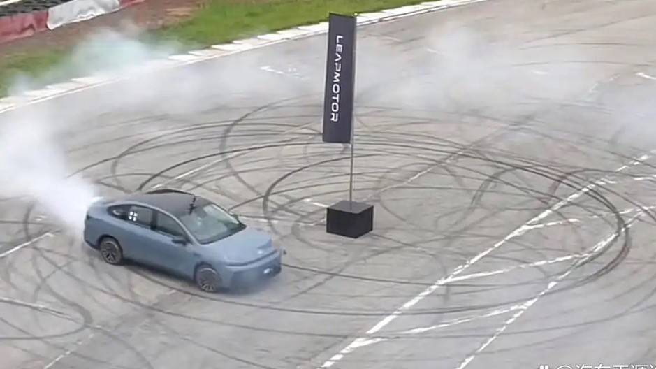 頂配不超12萬元,小米沒造的“紅米”汽車,零跑造出來了