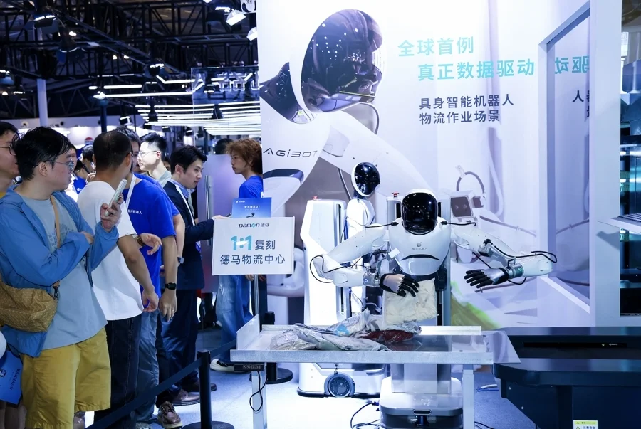 對話智元機(jī)器人王闖:直播收獲大訂單,出海已在路上 智元精靈G1在進(jìn)行物流分揀工作