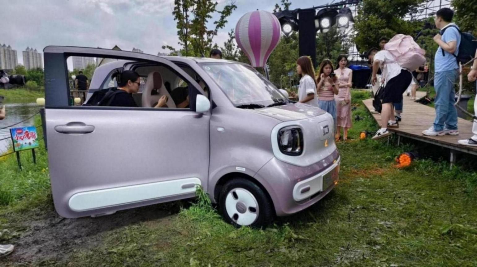 2026款奔騰小馬3.49萬起售,全系續(xù)航標(biāo)配222km