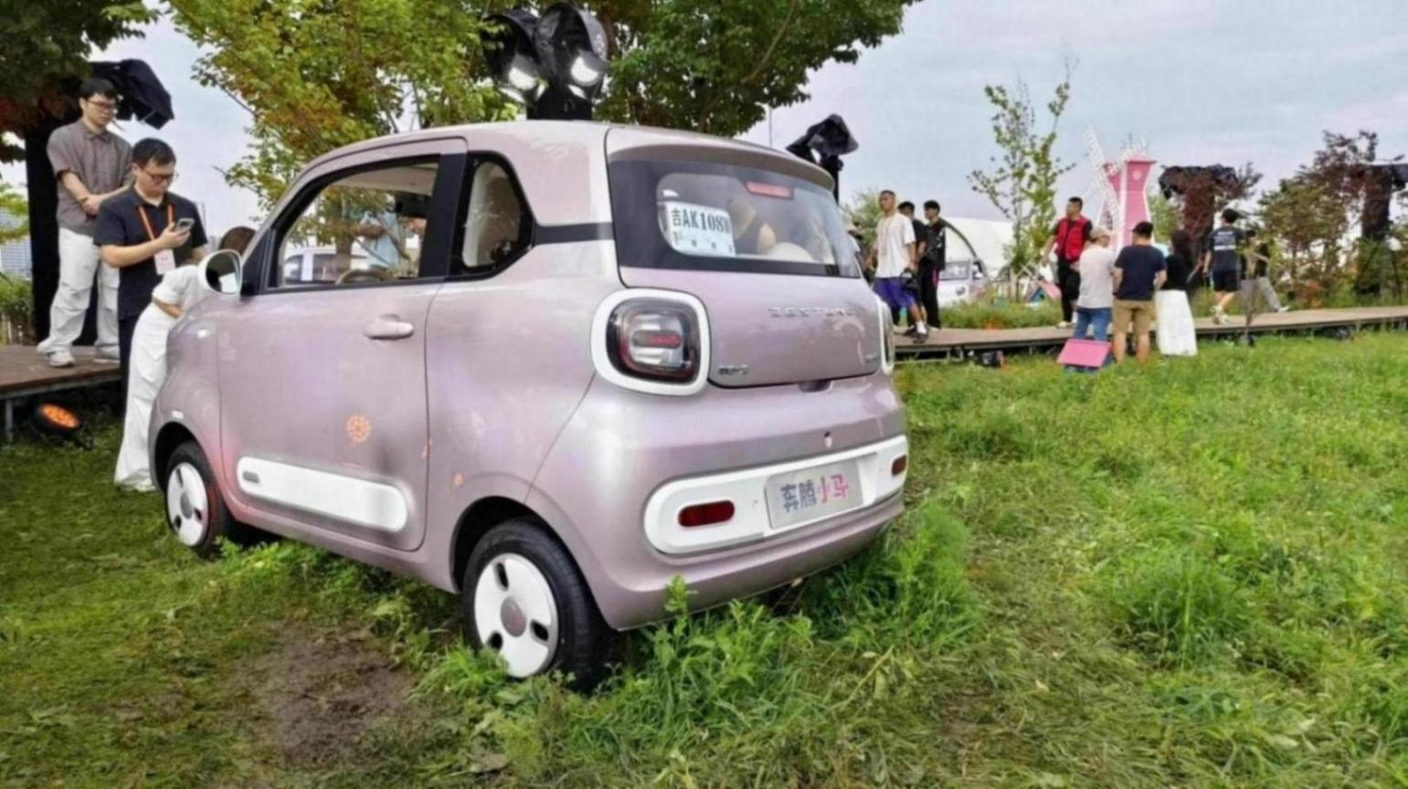 2026款奔騰小馬3.49萬起售,全系續(xù)航標(biāo)配222km