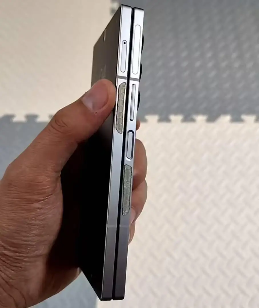 機身纖薄成雙刃劍,用戶反映三星Galaxy Z Fold7手機不好展開