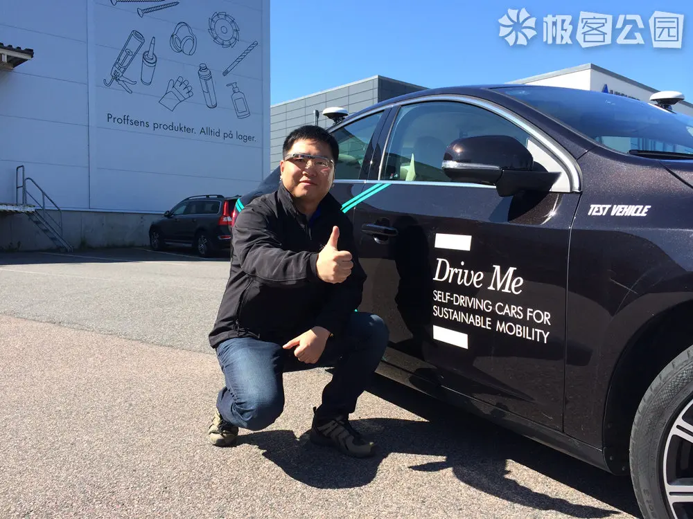 2014年，極客公園創始人&總裁 張鵬作為中國第一批體驗者，參與沃爾沃自動駕駛技術道路測試 | 圖片來源：視覺中國