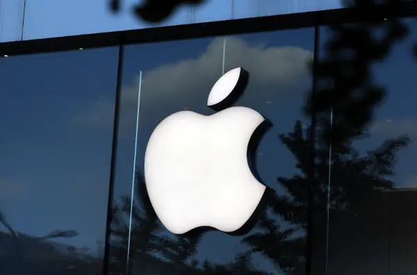 蘋(píng)果成折疊屏救星?姍姍來(lái)遲的iPhone Fold到底啥水平