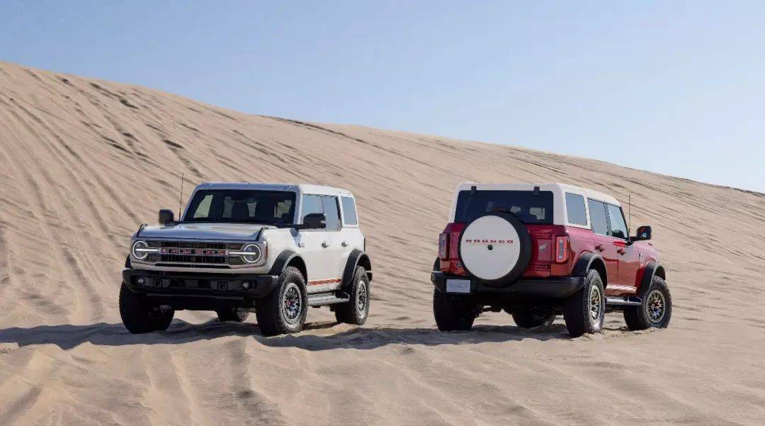 福特發(fā)布全新Bronco 60周年紀(jì)念版,外觀內(nèi)飾全面復(fù)古化,高低得訂一臺