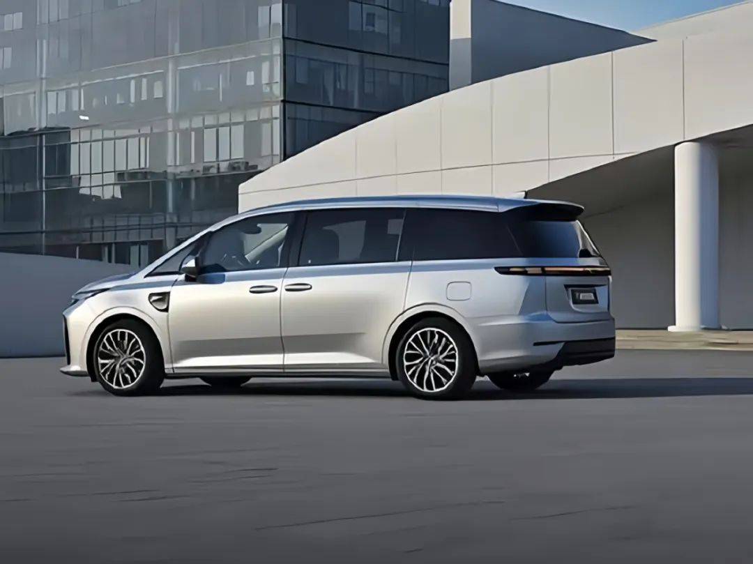 零跑又憋大招,這回是要對騰勢D9下手