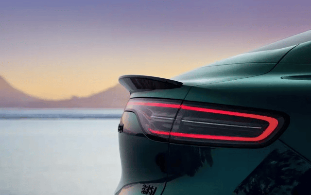 新款智界S7官圖發(fā)布,8月8日開(kāi)啟小訂