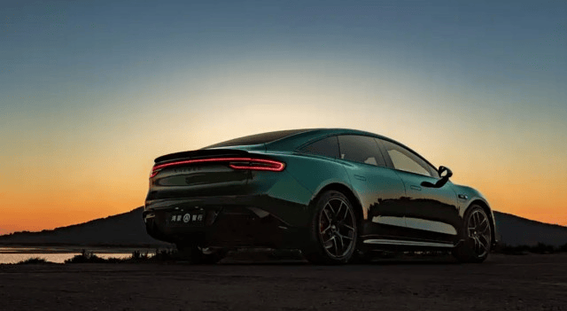 新款智界S7官圖發(fā)布,8月8日開(kāi)啟小訂