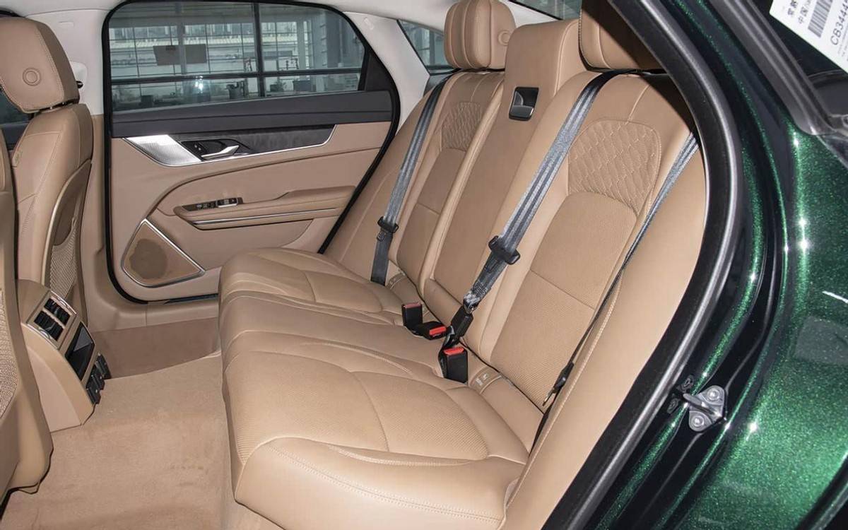 捷豹終于接地氣了!新款XFL上市,賣23.98萬起,還買34C?