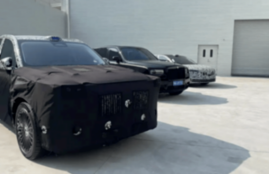 嵐圖兩款旗艦新車諜照,華為智駕,一個比一個尊?