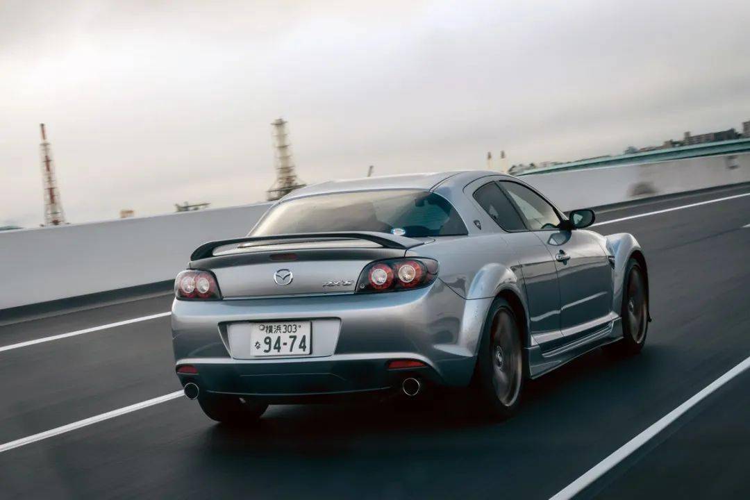 轉子絕唱,對開門下的駕駛革命