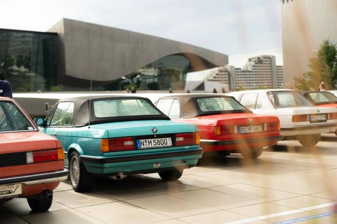 本月,慕尼黑寶馬世界將展出歷代3系,免費入場看!