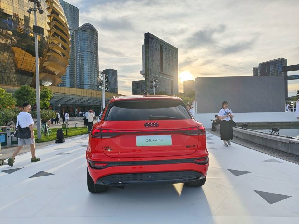 華為乾崑智駕加持,一汽奧迪Q6L e-tron與A5L雙車上市