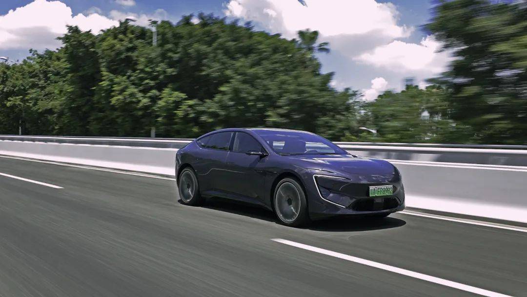 來自未來的顏值——阿維塔12后驅增程版