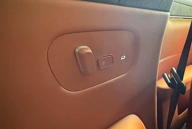 理想 樂道 問界大PK:三排座SUV為何成爆款?重磅新車即將登場!