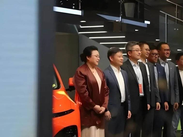 王鳳英操盤以價(jià)換量,小鵬全新P7定位尷尬能否破局?