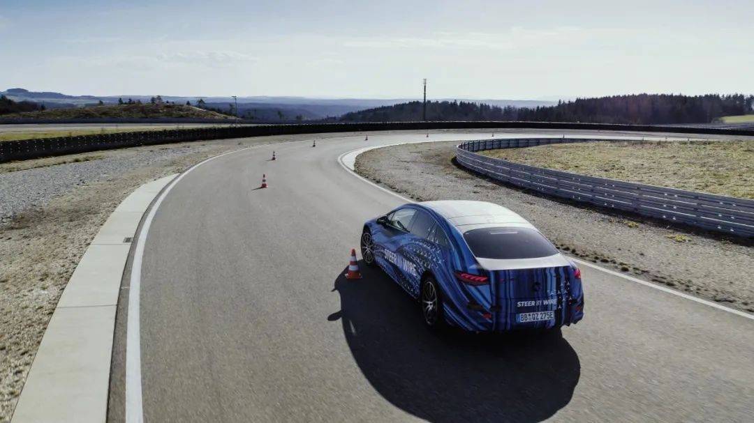 奔馳的標準:以感知,定調豪華