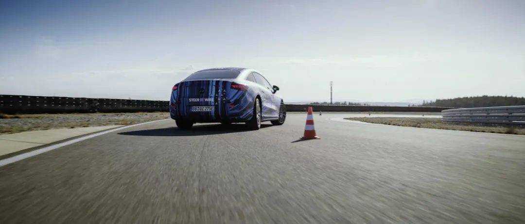 奔馳的標準:以感知,定調豪華