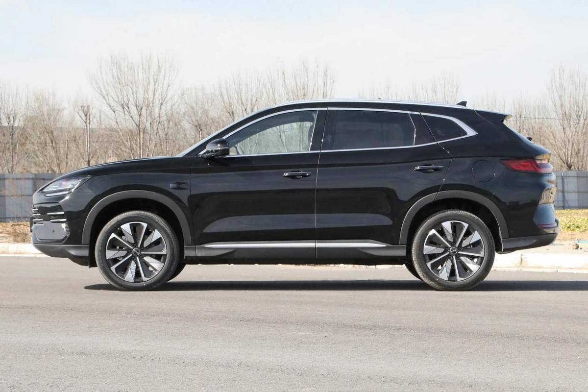 新秀挑戰(zhàn)老將,長(zhǎng)安啟源Q07對(duì)比宋PLUS DM-i,買(mǎi)新買(mǎi)舊?