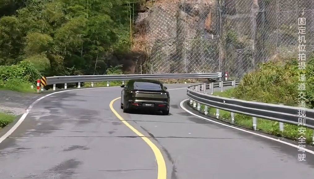 吉利AI電混,從技術(shù)引領(lǐng)到性能顛覆,領(lǐng)克10 EM-P重塑混動天花板