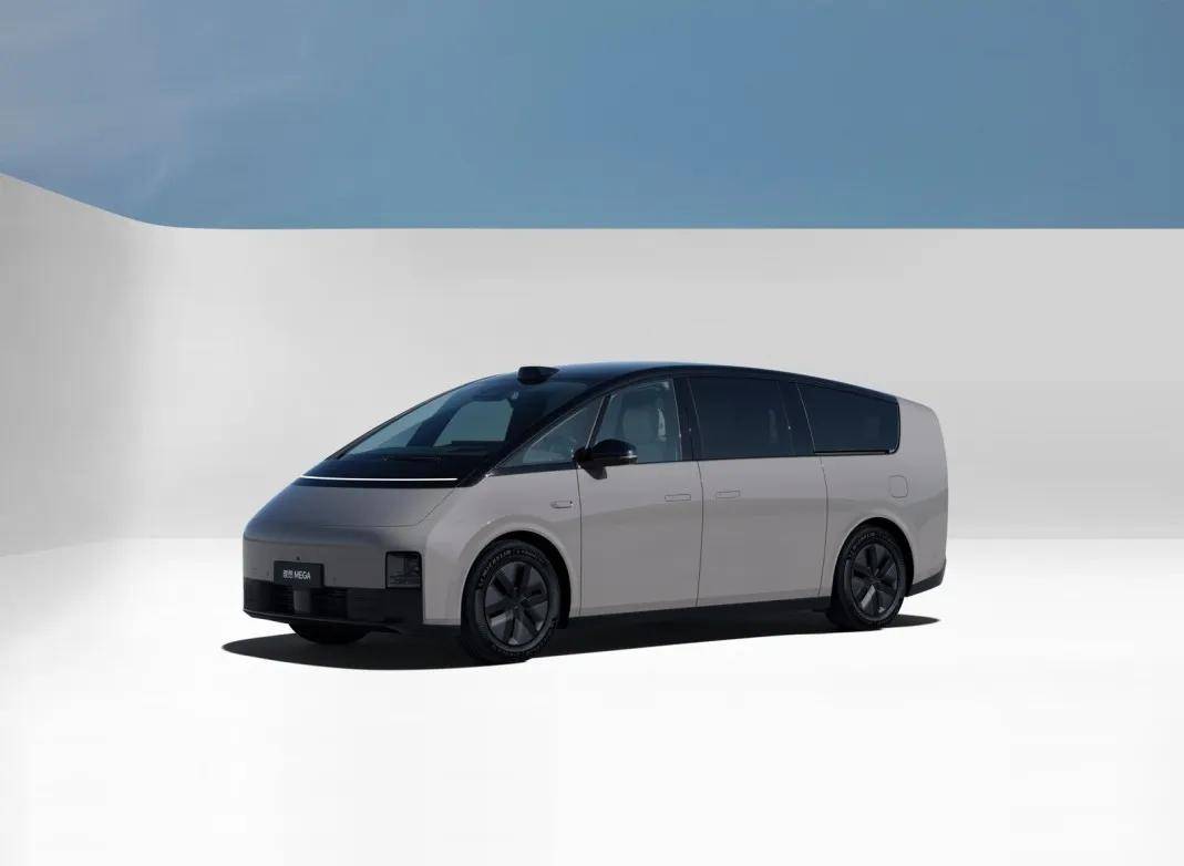 理想車主并非普遍素質差,不管哪個品牌,總有小部分素質差的車主