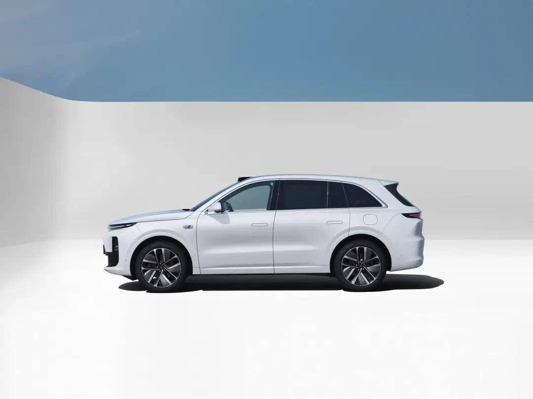 理想車主并非普遍素質差,不管哪個品牌,總有小部分素質差的車主