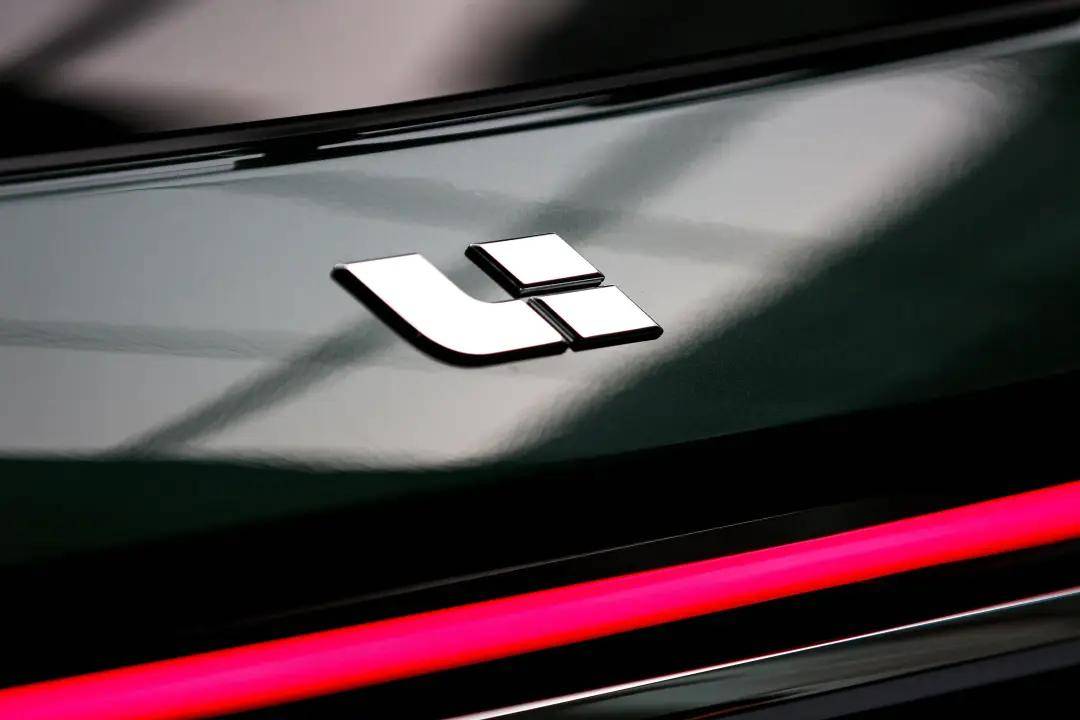 理想車主并非普遍素質差,不管哪個品牌,總有小部分素質差的車主