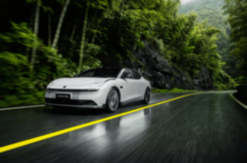 5秒破百+4.2L油耗,領克EM-P AI電混2.0開啟技術突圍