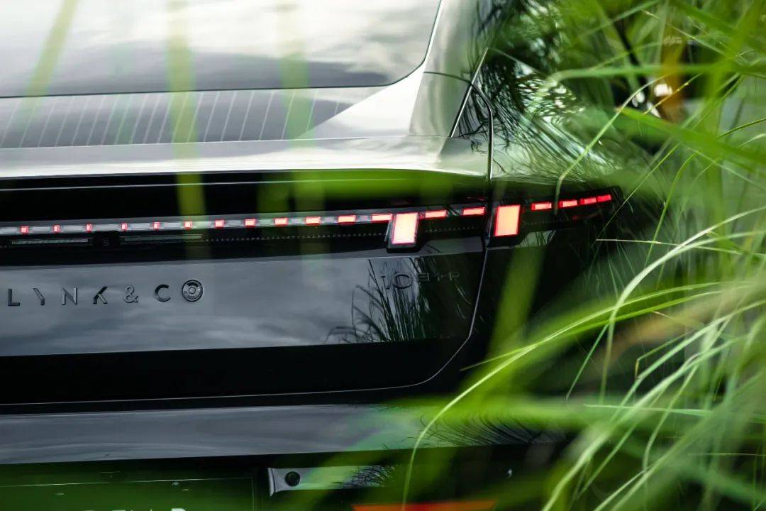 領克10 EM-P:又一個AI電混時代的插混顛覆者