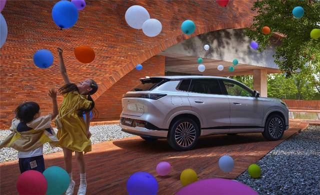 比零跑更理想?東風(fēng)風(fēng)神L8值得買嗎?