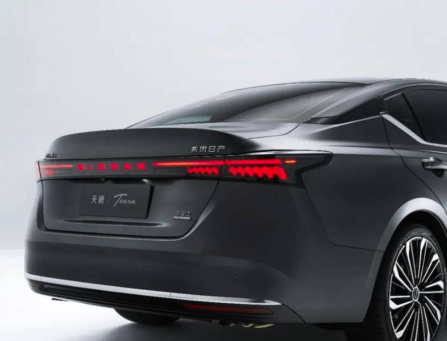 合資燃油車出新款:天籟PLUS 將年底上市,搭 2.0L/2.0T 動力