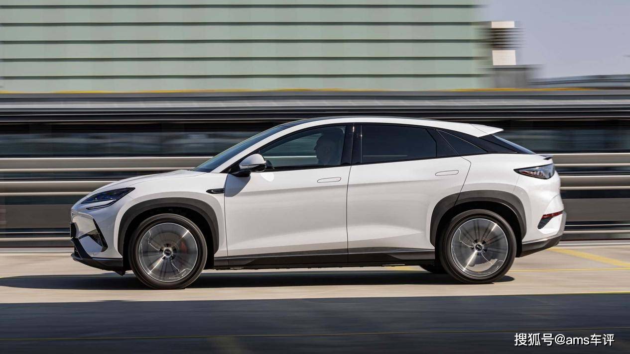 動力強勁,駕駛體驗如何?比亞迪海獅07在德國的真實表現