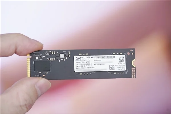 疾速7000MB/s,長江存儲(chǔ)PC450 1TB SSD圖賞 疾速7000MB/s!長江存儲(chǔ)PC450 1TB SSD圖賞