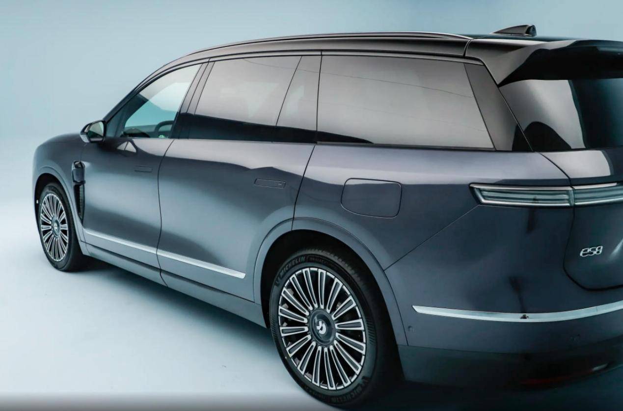 第三代蔚來(lái)ES8,中大型變大型SUV,后備箱容積多3.8倍