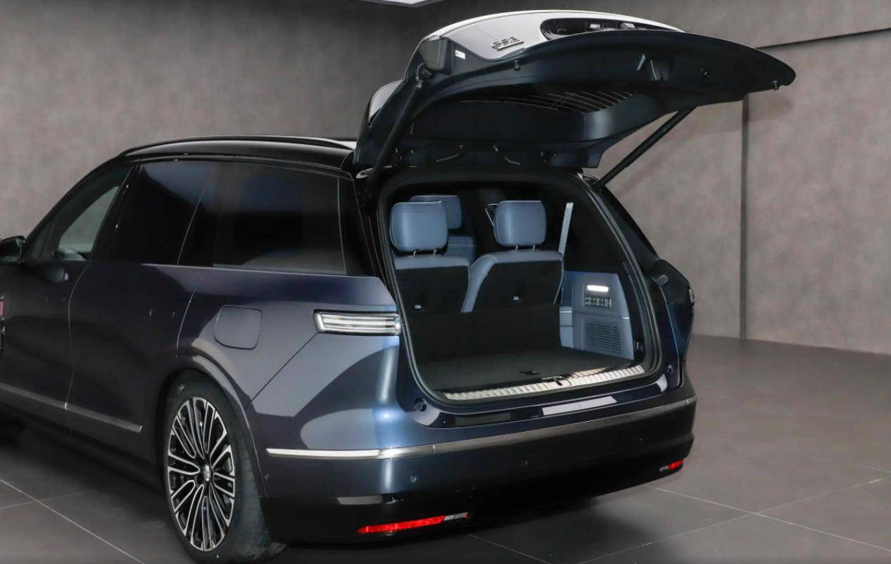 第三代蔚來(lái)ES8,中大型變大型SUV,后備箱容積多3.8倍