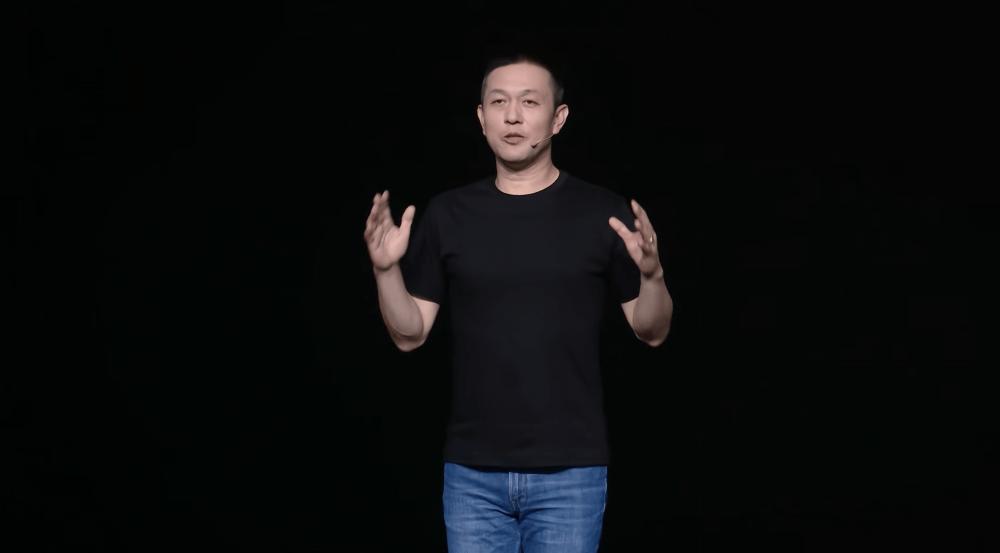 李斌豁出去了!全新ES8預售比老款便宜12萬,蔚來美股大漲超10%