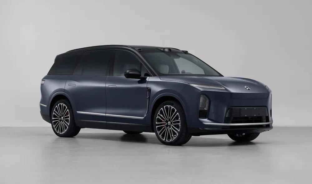 李斌豁出去了!全新ES8預售比老款便宜12萬,蔚來美股大漲超10%